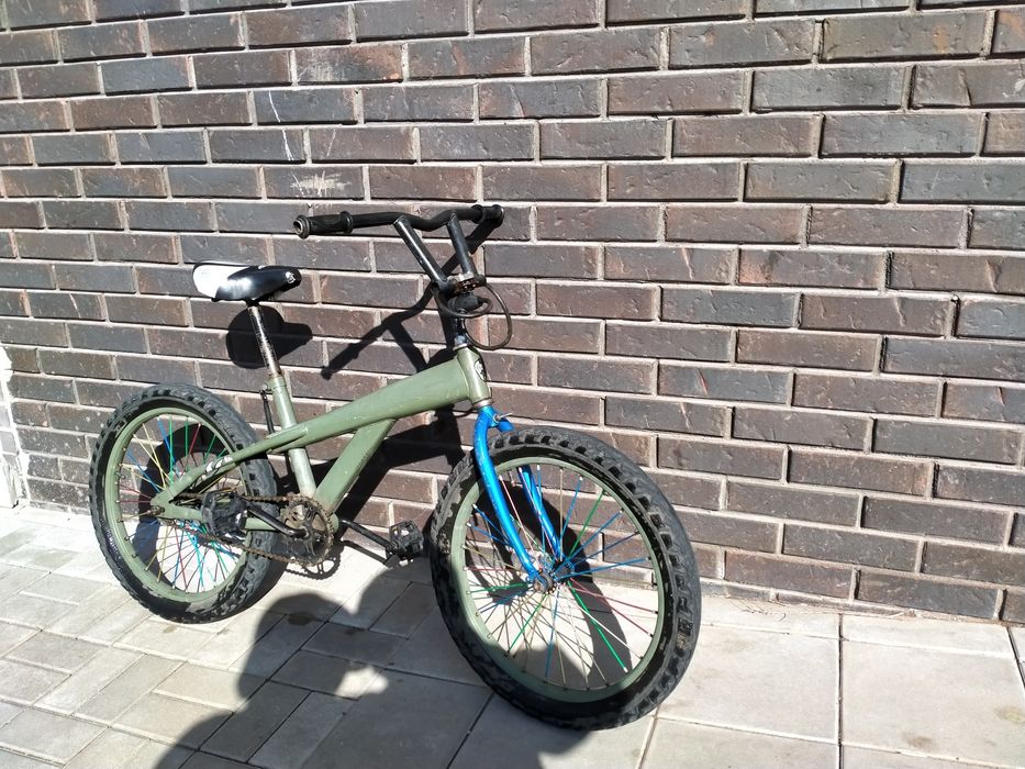 BMX с двумя колосями