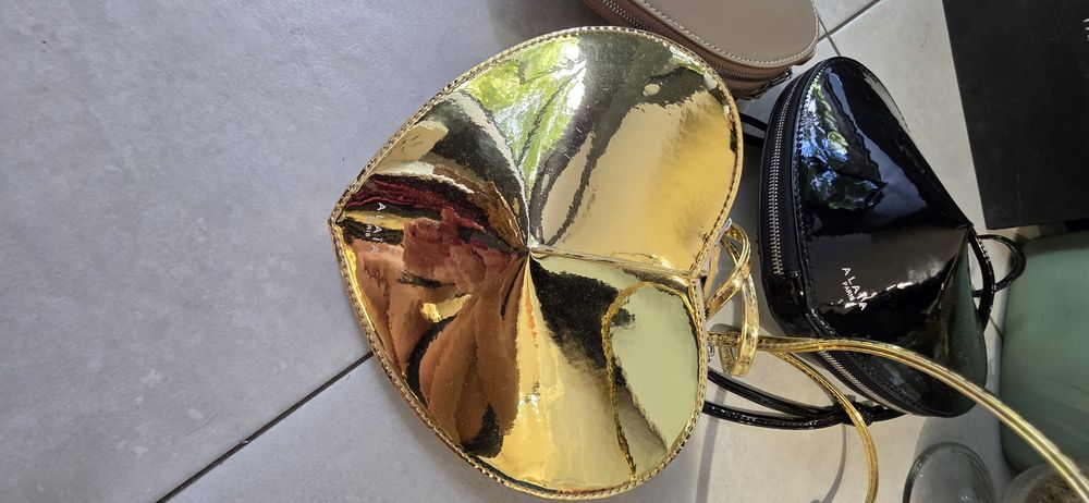 Чанта сърце Alaia златна и бежова