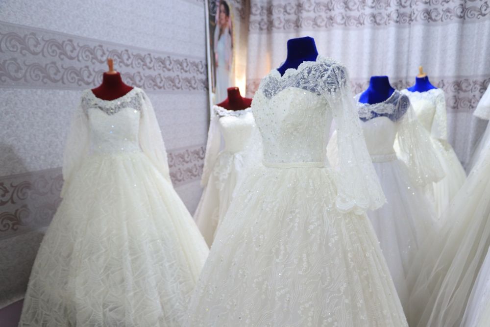 30 Dan ortiq liboslar va jihozlar