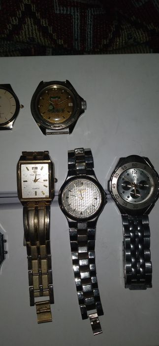 Разные часы Читайте описании Смотрите 8 фото