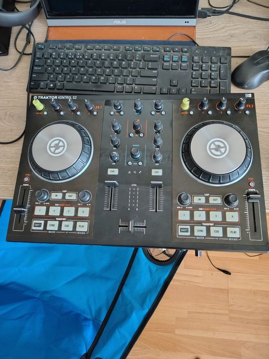 Placa de DJ Traktor control s2