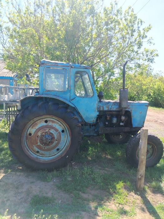 Продам срочно трактор на ходу