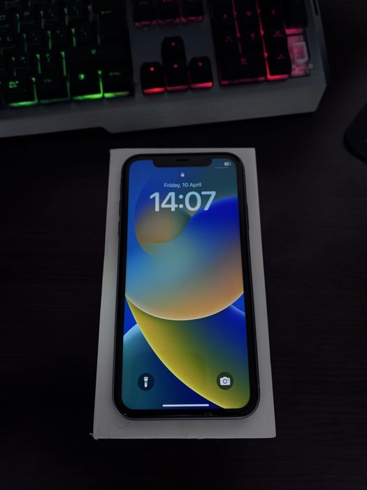 Vând Iphone 11