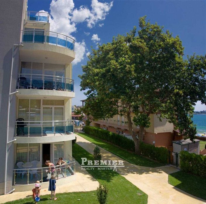 Студио на първа линия в Равда