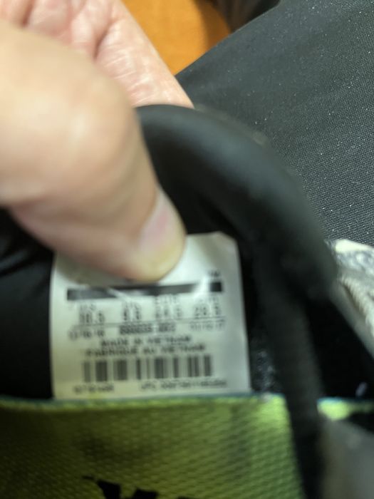 Vând pantofi sport Nike