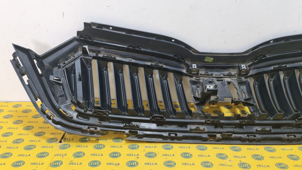 Grila masca radiator bara fata Skoda Octavia 4 5E