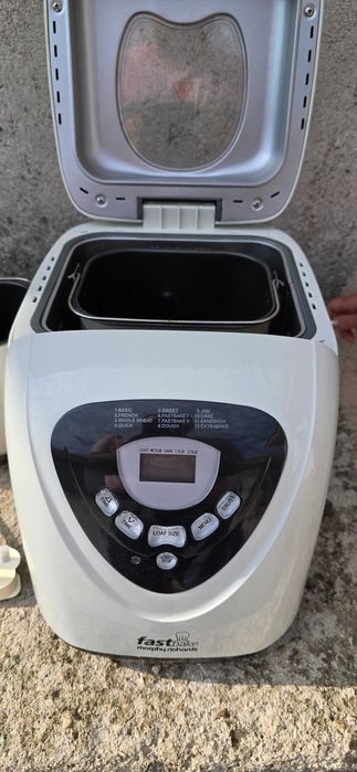 Пекарна за пекане на хляб bread maker Morphy Richards