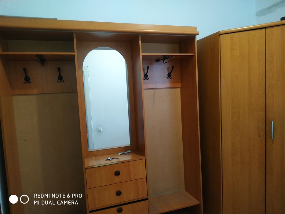 Продам прихожую в коридор