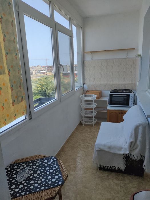 Давам апартамент двустаен под наем шести етаж  с гледка асансьор