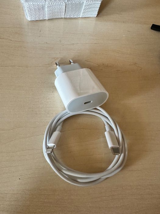 Зарядно за iPhone