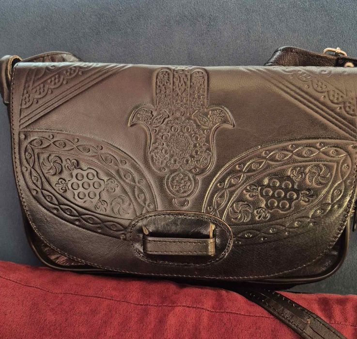 Дамска чанта от камилска кожа