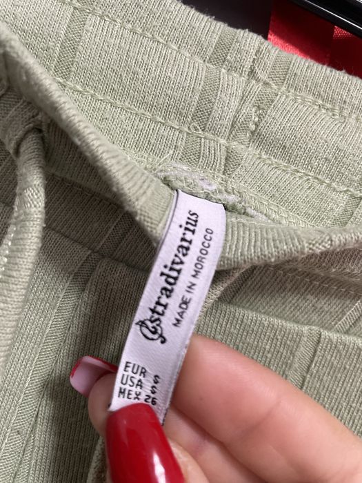 Pantaloni flare si pluover scurt