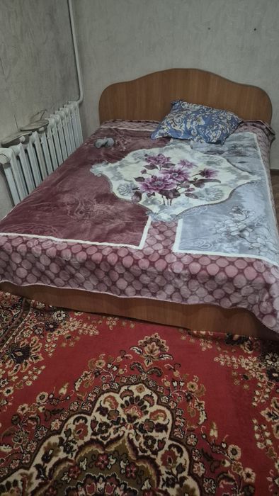 Двуспальная кровать