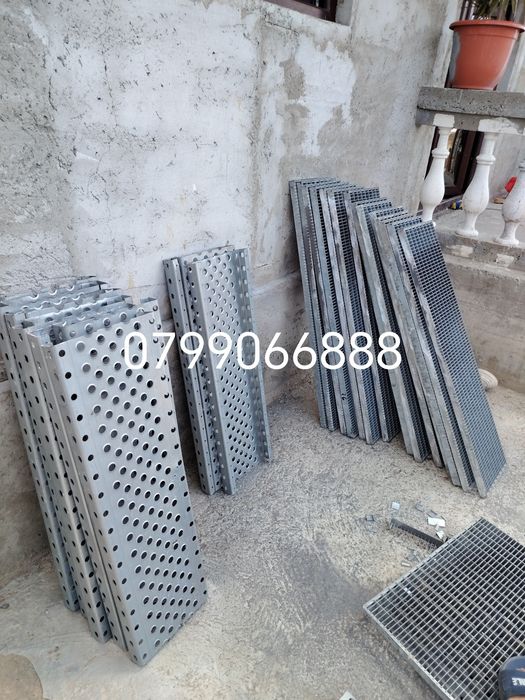 Vând trepte zincate