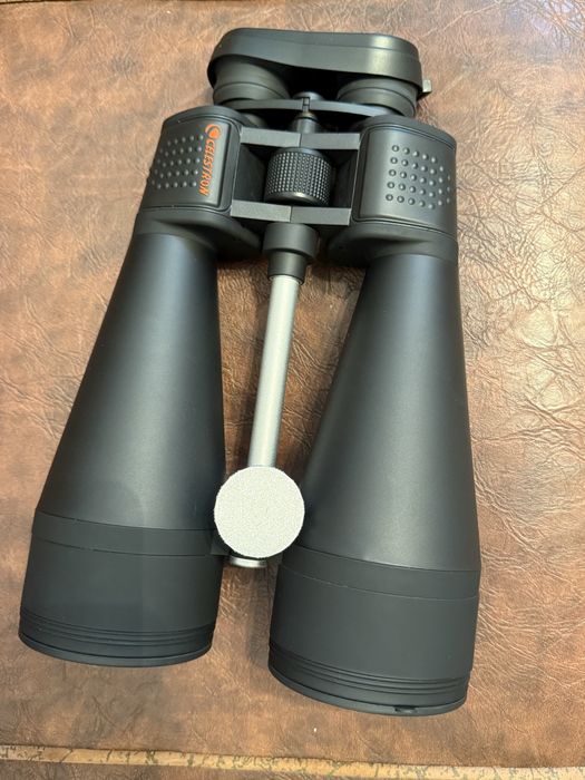 Binoclu Celestron SkyMaster 20x80