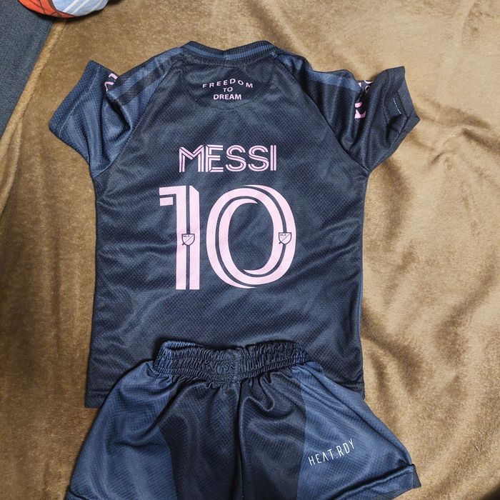 Echipament sportiv Messi - 1 an