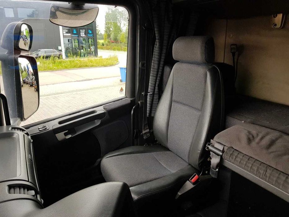 Camion Scania 8X2 R 420 cu macara hiab 800-E7 HIPRO