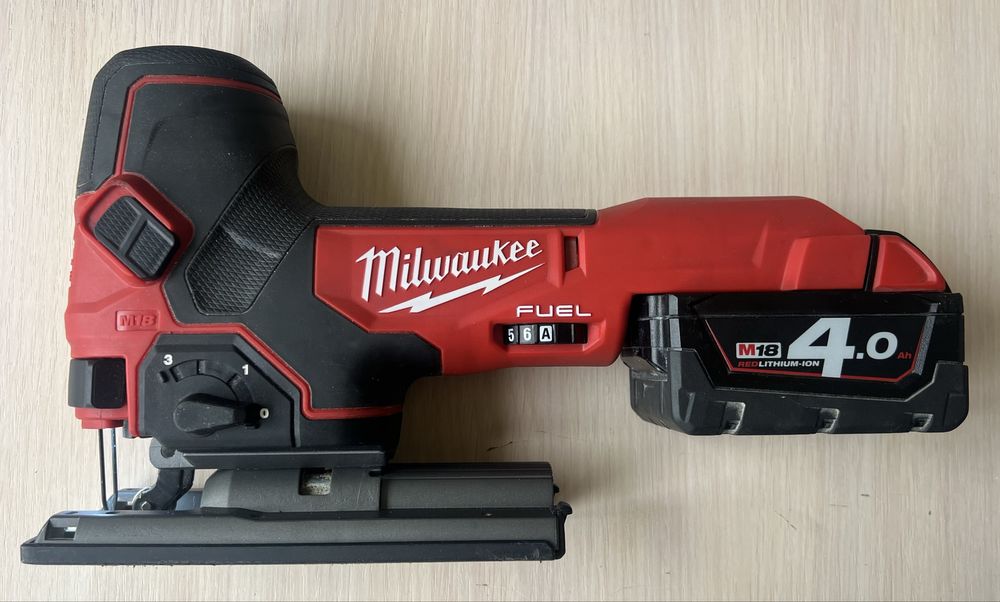 Milwaukee M18 FBJS FUEL pendular / șoricel + acumulator 4Ah, aproape nou
