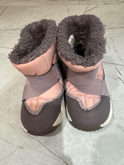 Продавам детски ботуши