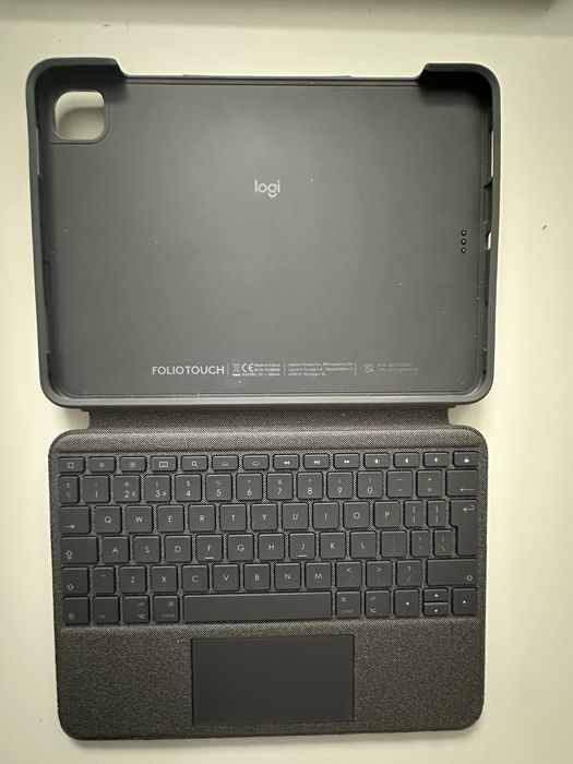 Tastatura Logitech Folio Touch pentru iPad Pro 11"
