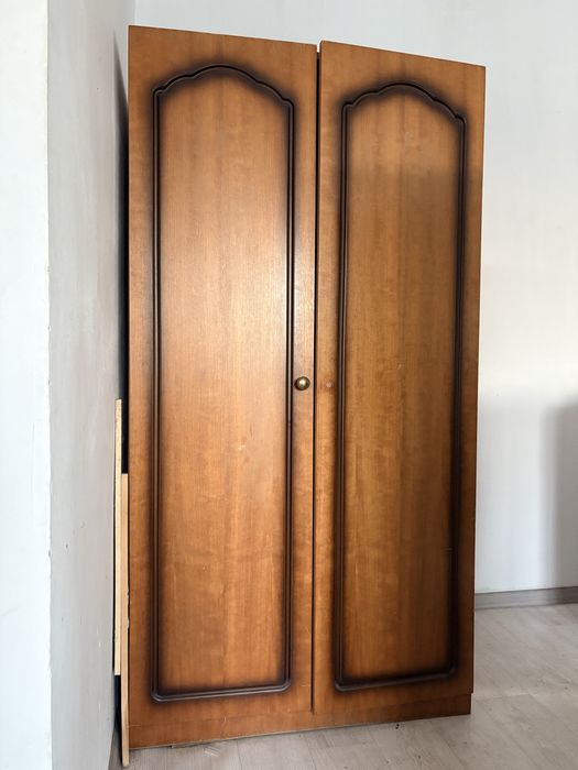 Продам шифоньер с антресолью