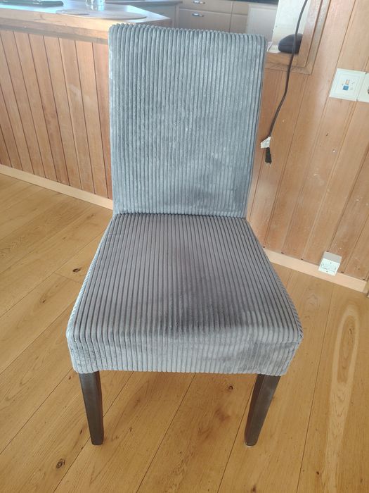 Трапезна маса с 4 стола