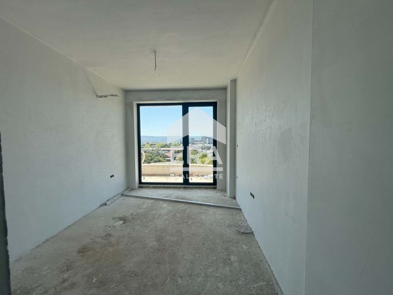 Продава се Двустаен апартамент в Варна, Трошево - 59 кв.м за 2094 €/кв.м - Снимка #4
