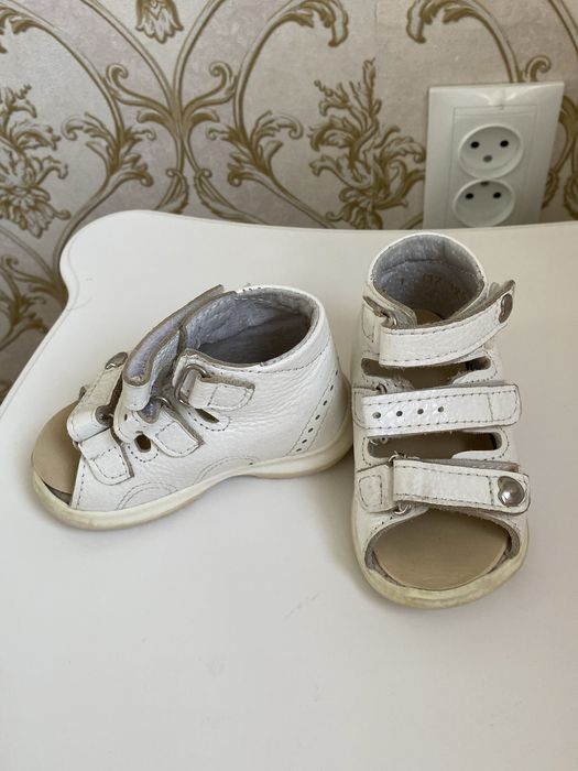 Детский сандалии