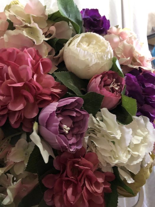 Gullar sotiladi zaks tuy uchun tayyor tumbalar