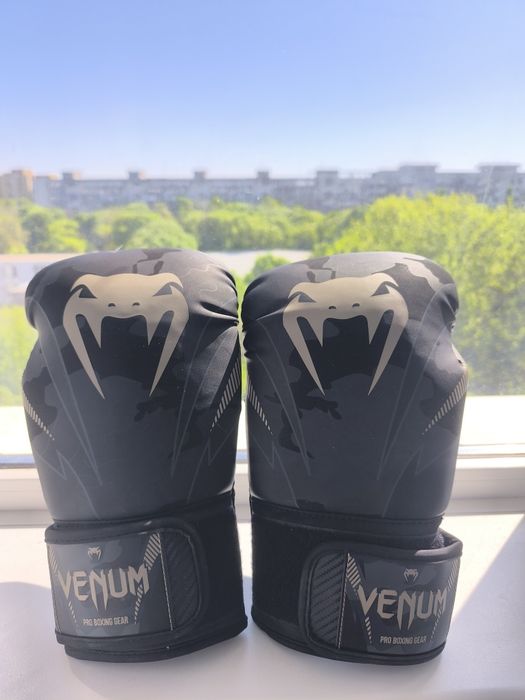 Manusi Box/KickBoxing Venum Impact