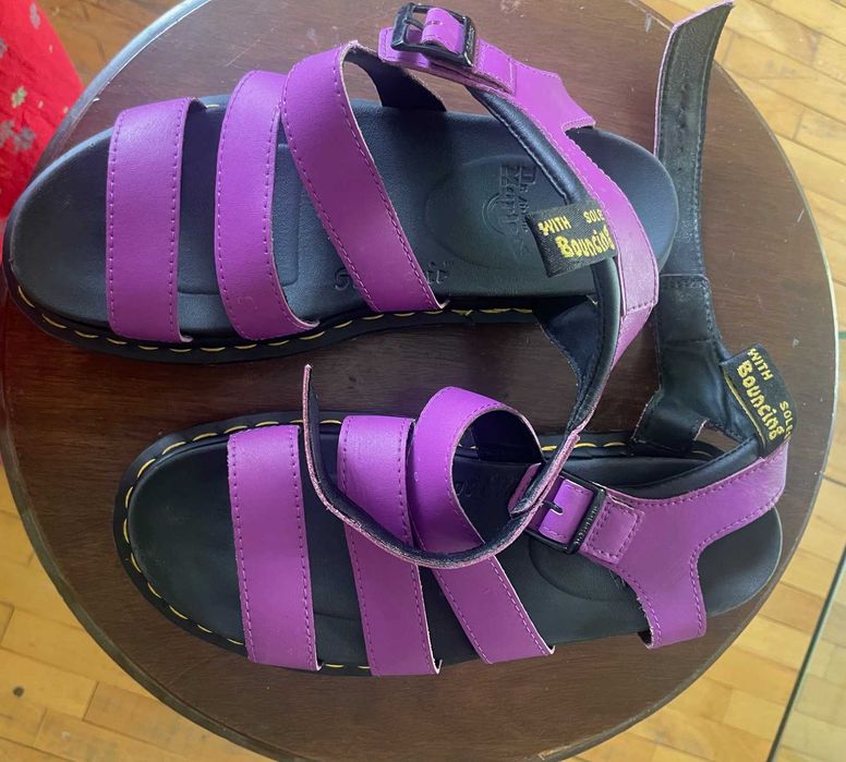 Дамски сандали Dr Martens, размер 39, малко носени. Отлични.