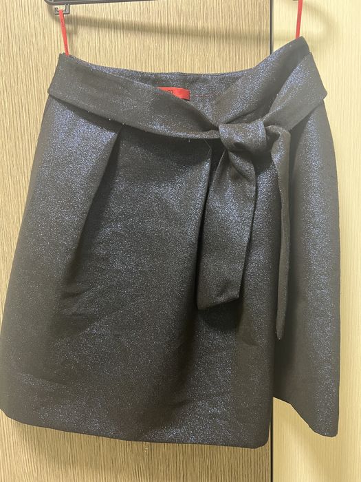 HUGO BOSS пола М размер