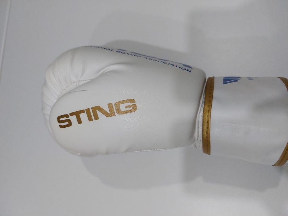 Боксерские перчатки