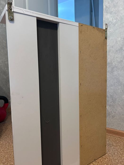 Продам шкаф зеркалом для ванны