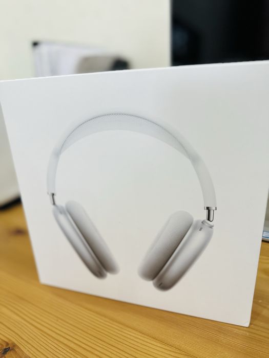 AirPods max silver