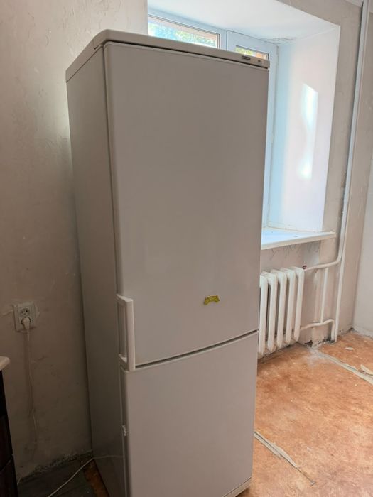 Продам стиральную машину и холодильник