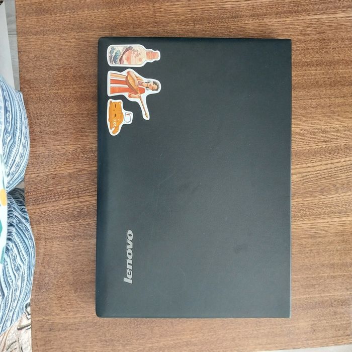 Ноутбук марки Lenovo