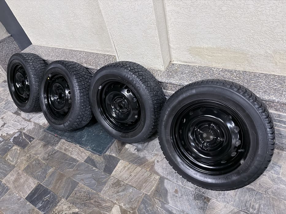 Зимние  Шипованные  шины Michlen R15