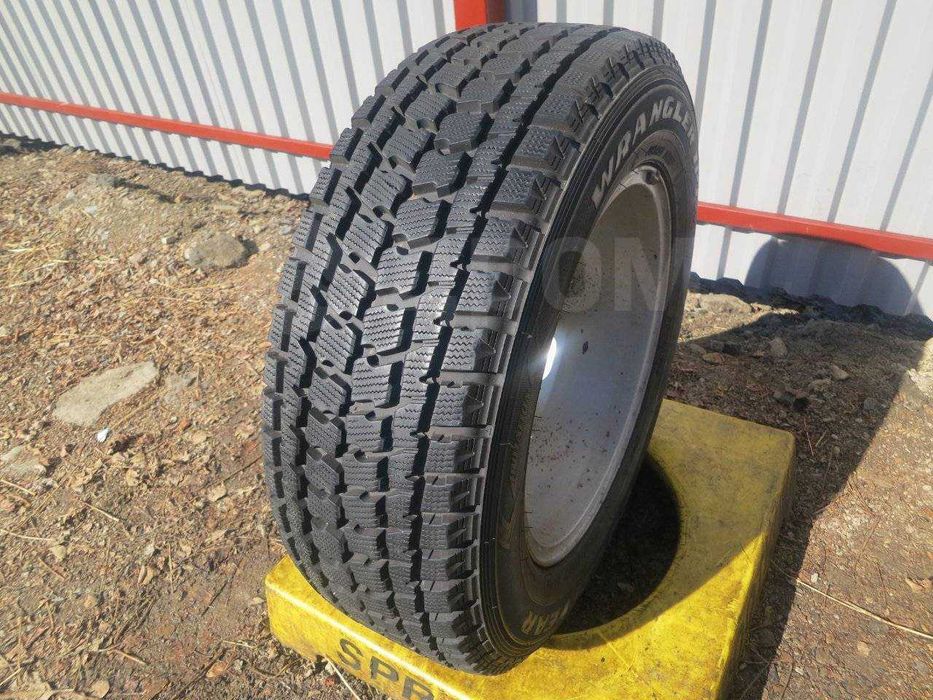 235/65R17 Комплект Японских зимних шин