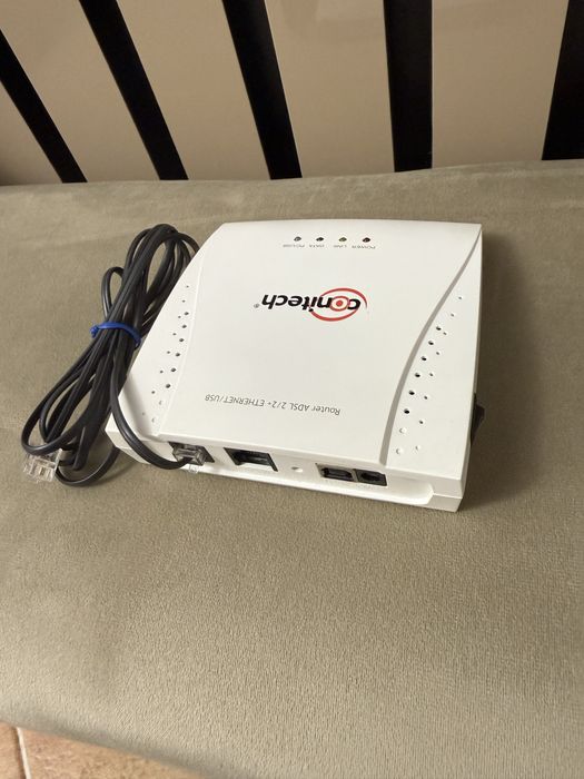 Router alb nou.    .