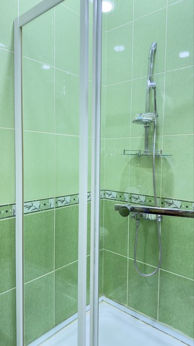 Душевая кабина для санузелов