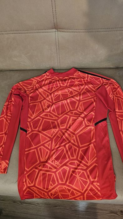 Горница на Adidas