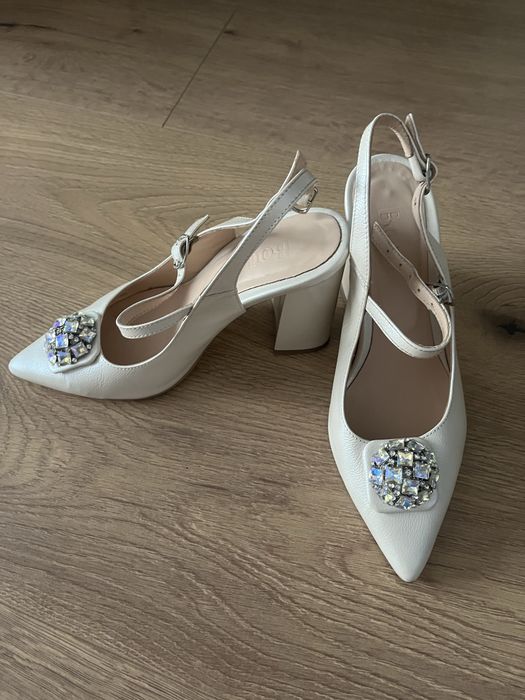 Pantofi cu toc marimea 37