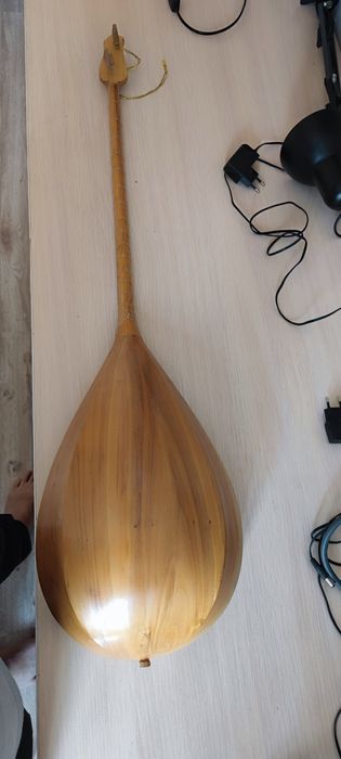 Домбыра новая, домбыра