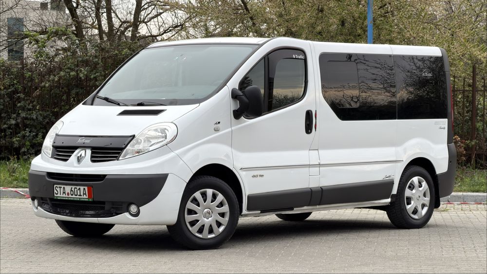 Renault Trafic 8+1 Locuri an 2011 2.0 140 CP Euro 5* Opel Vivaro
