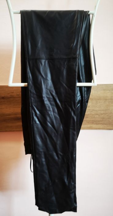Pantaloni Asos, aspect de piele
