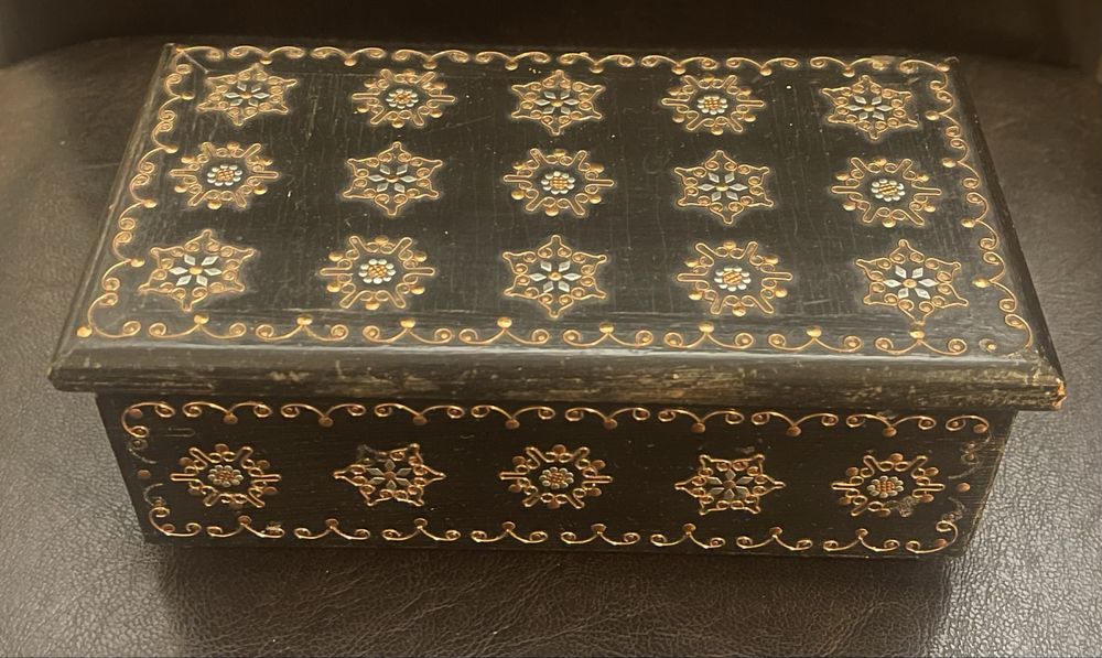 Casetă de bijuterii