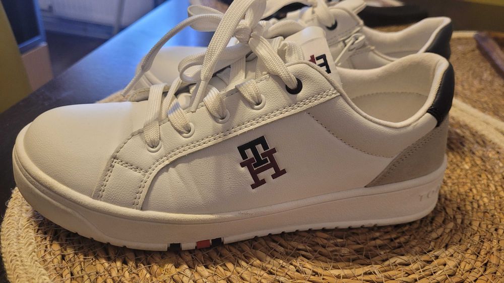 Sneakers unisex de vanzare