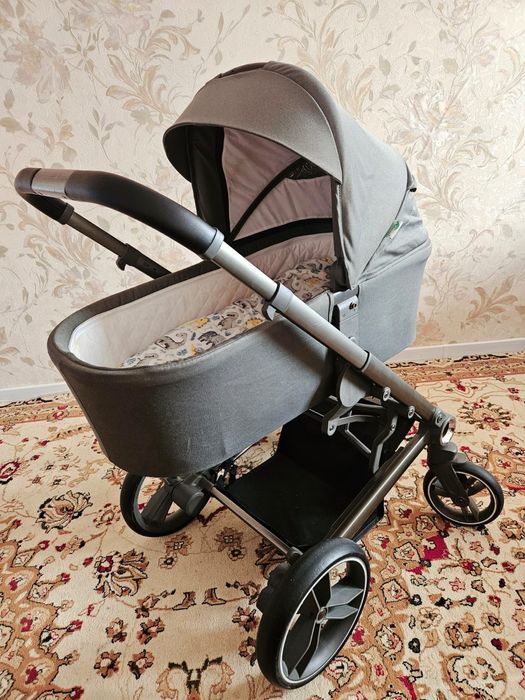Коляска детская почти новая