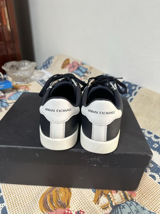 Adidasi armani super frumosi